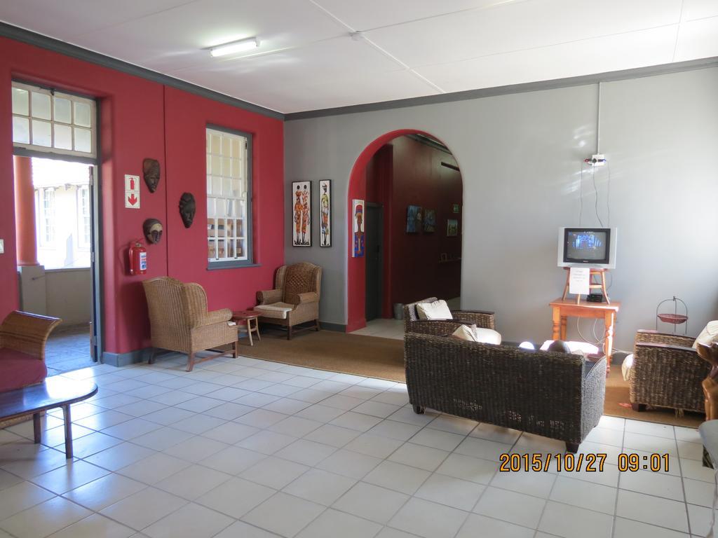 ริเวอร์ลอดจ์แบคแพคเกอร์ Hostel เคปทาวน์ ภายนอก รูปภาพ