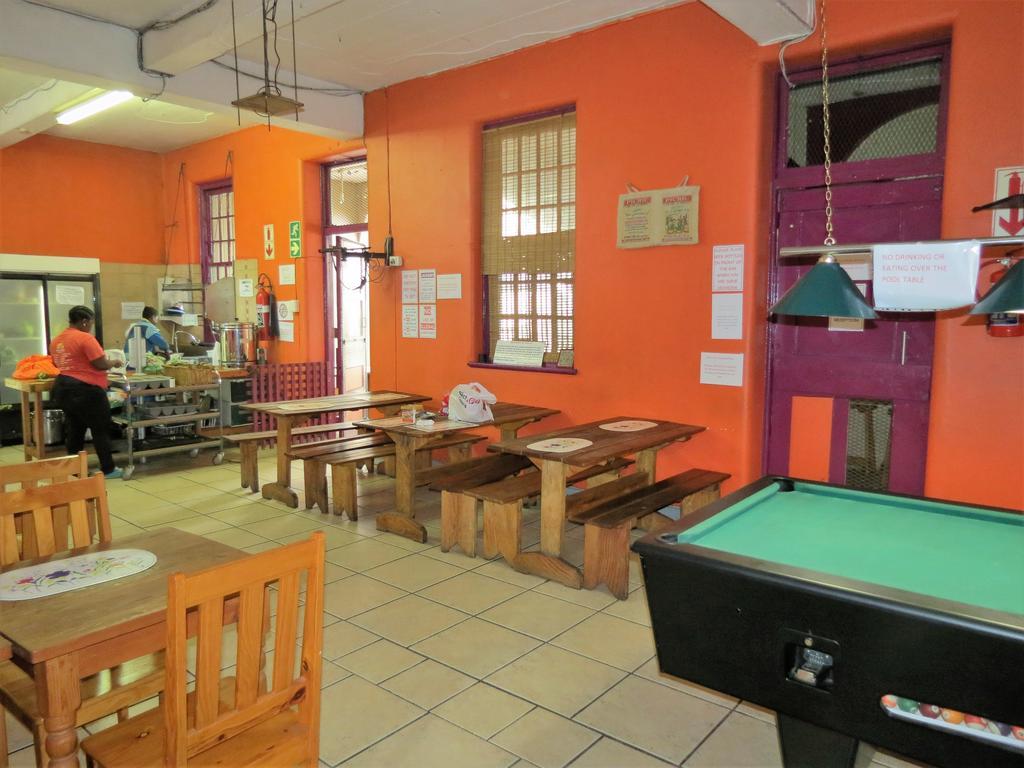 ริเวอร์ลอดจ์แบคแพคเกอร์ Hostel เคปทาวน์ ภายนอก รูปภาพ