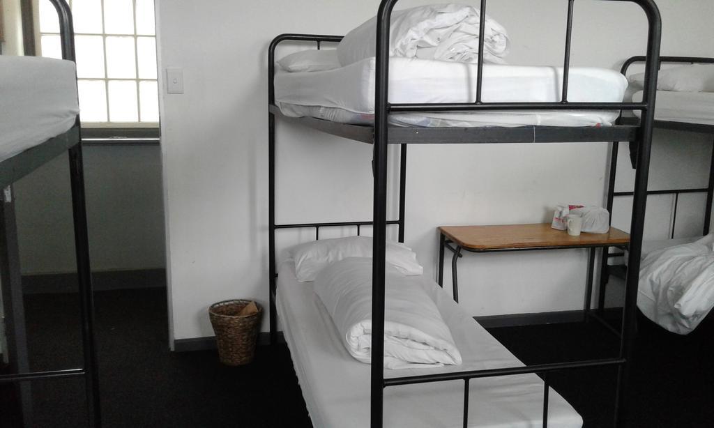 ริเวอร์ลอดจ์แบคแพคเกอร์ Hostel เคปทาวน์ ภายนอก รูปภาพ
