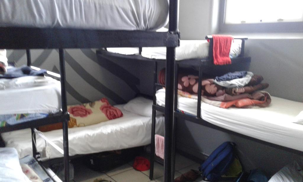 ริเวอร์ลอดจ์แบคแพคเกอร์ Hostel เคปทาวน์ ภายนอก รูปภาพ