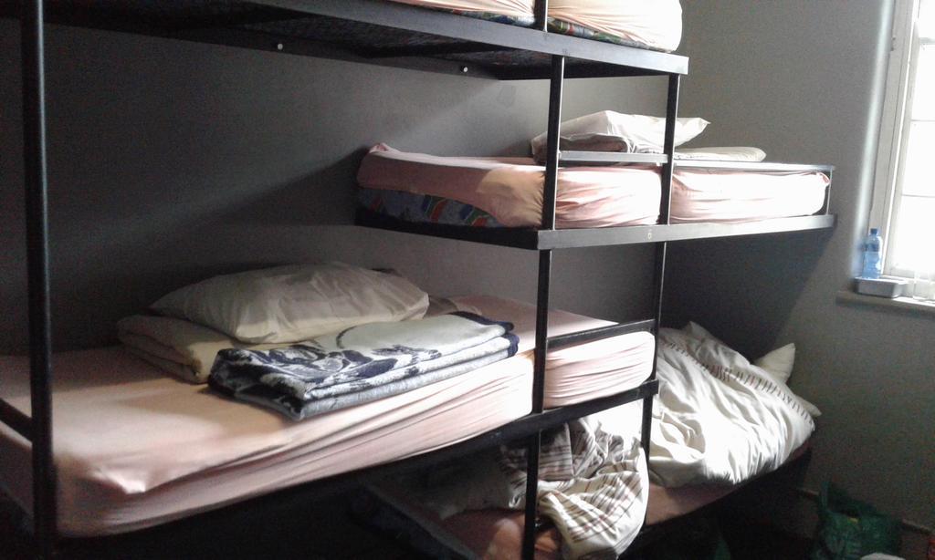 ริเวอร์ลอดจ์แบคแพคเกอร์ Hostel เคปทาวน์ ภายนอก รูปภาพ