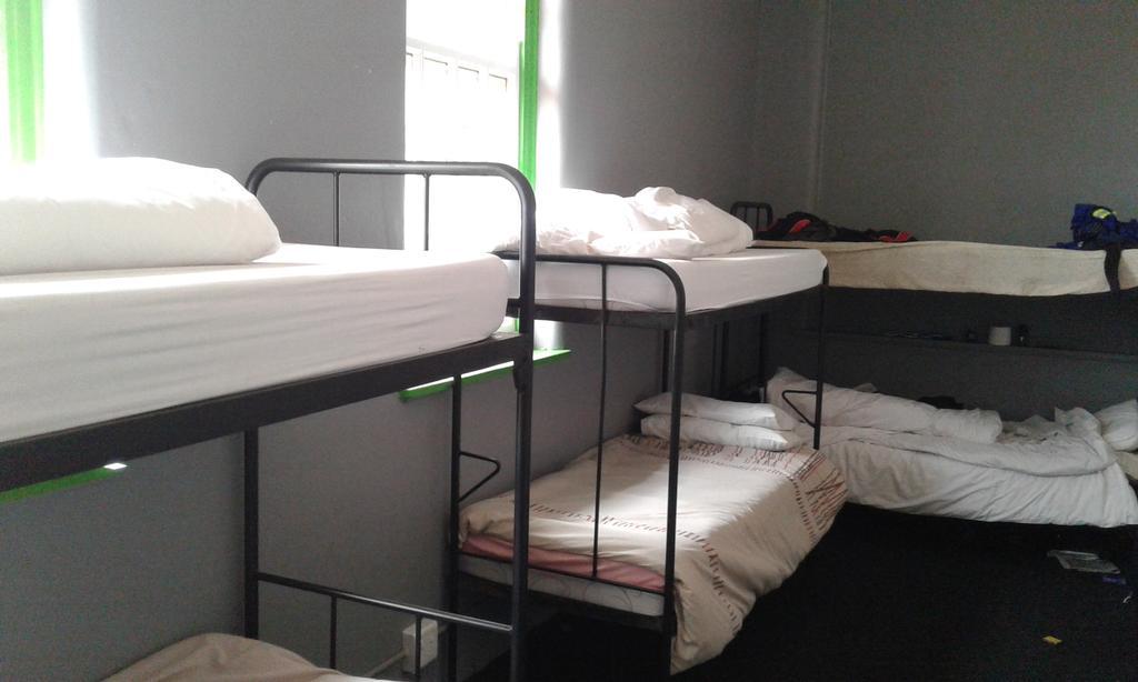 ริเวอร์ลอดจ์แบคแพคเกอร์ Hostel เคปทาวน์ ภายนอก รูปภาพ